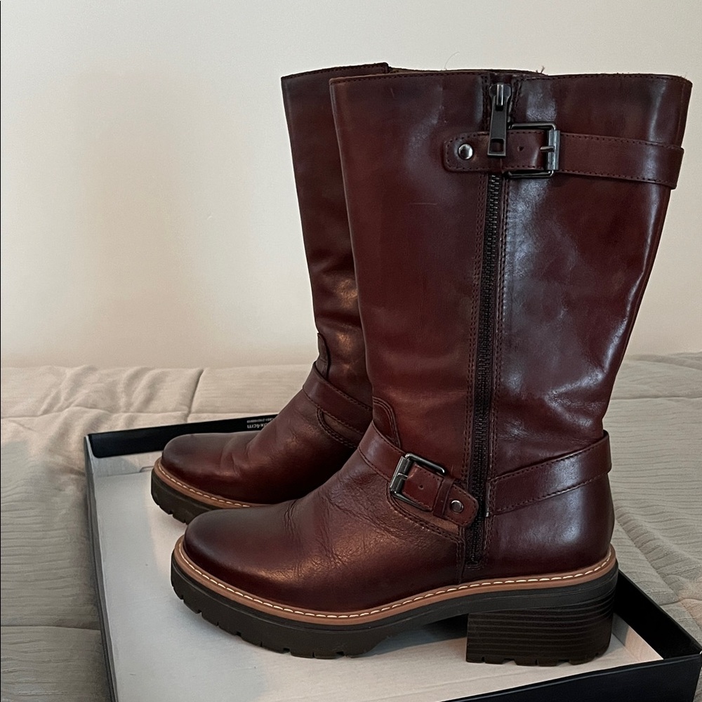 Naturalizer Burgundy Heeled Boots
